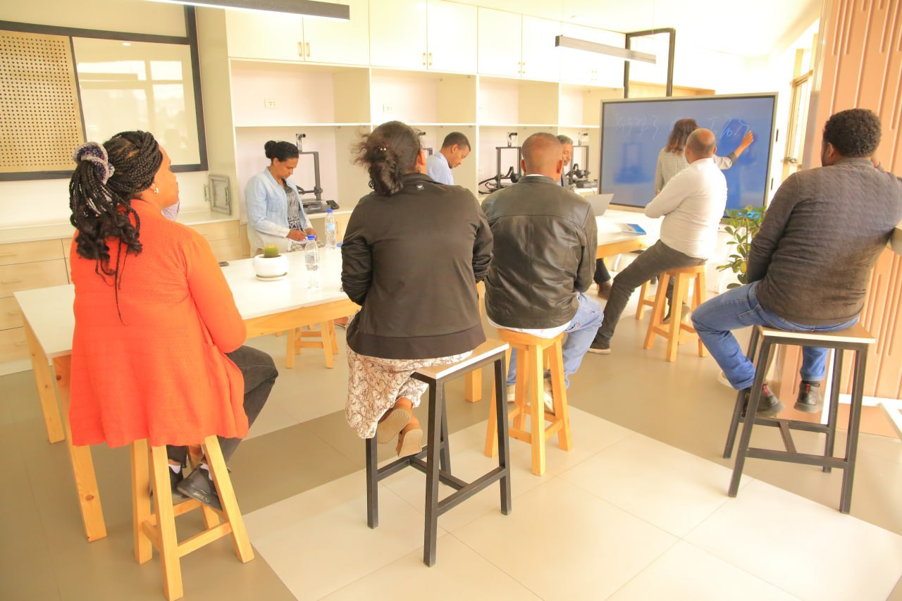 600220306_1158249859822216_4783055107509613691_n (1)