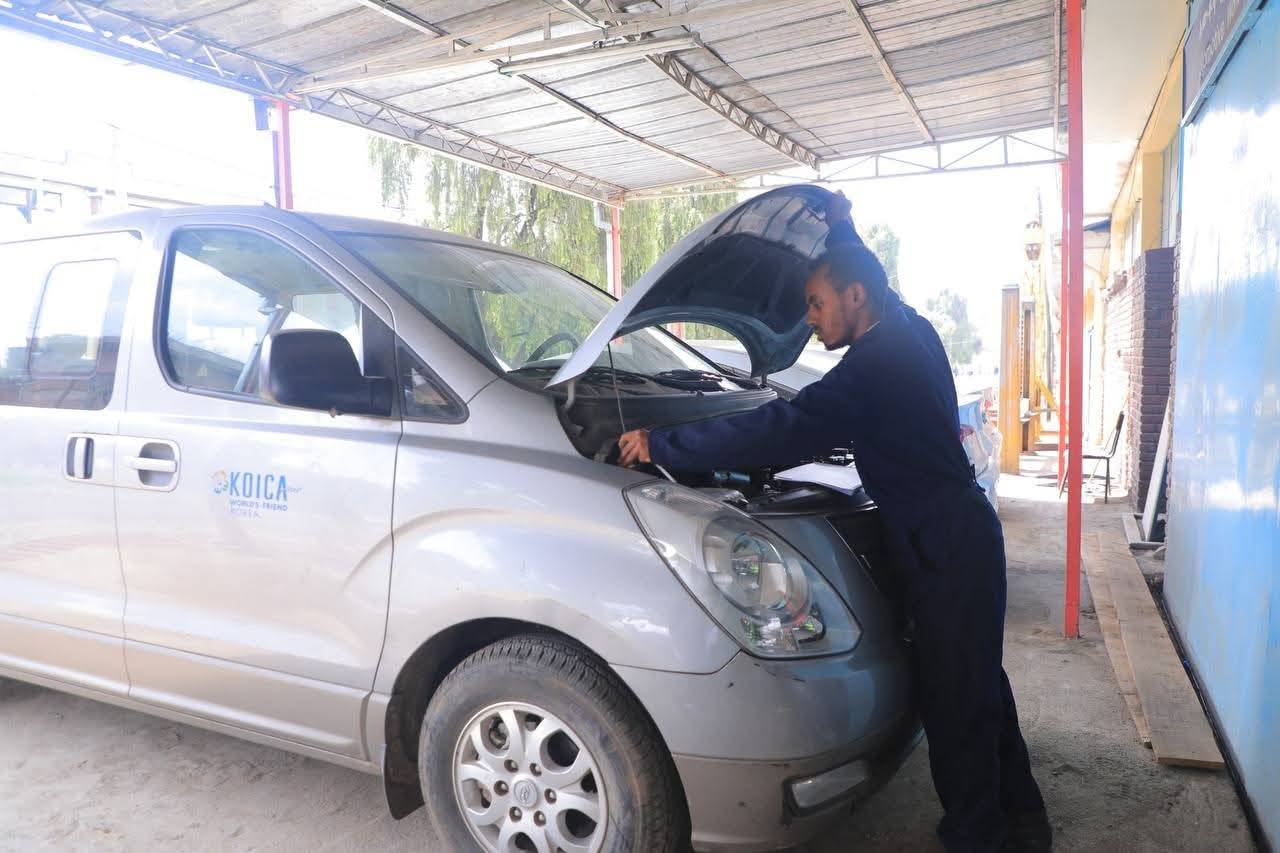 630017366_1200409768939558_3065710337073452555_n